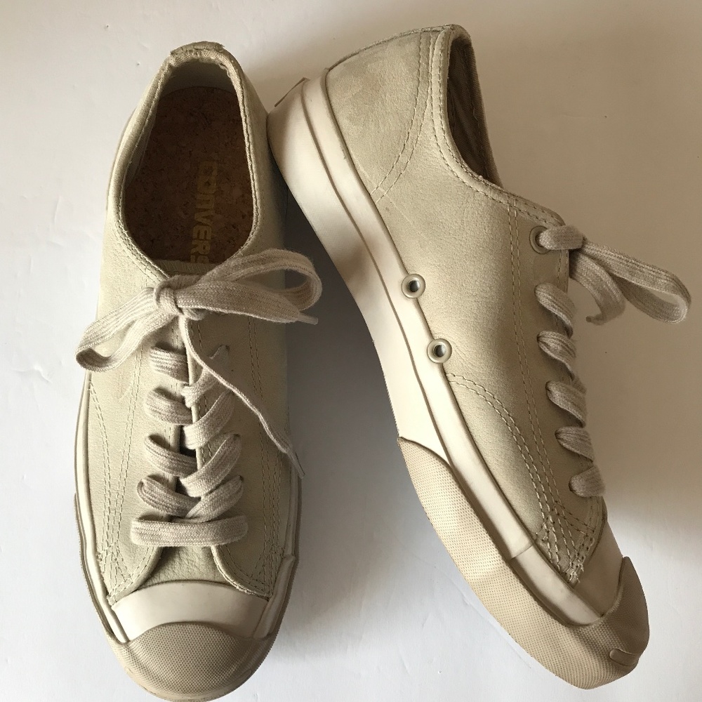 Converse Low Top Sneakers in Beige
